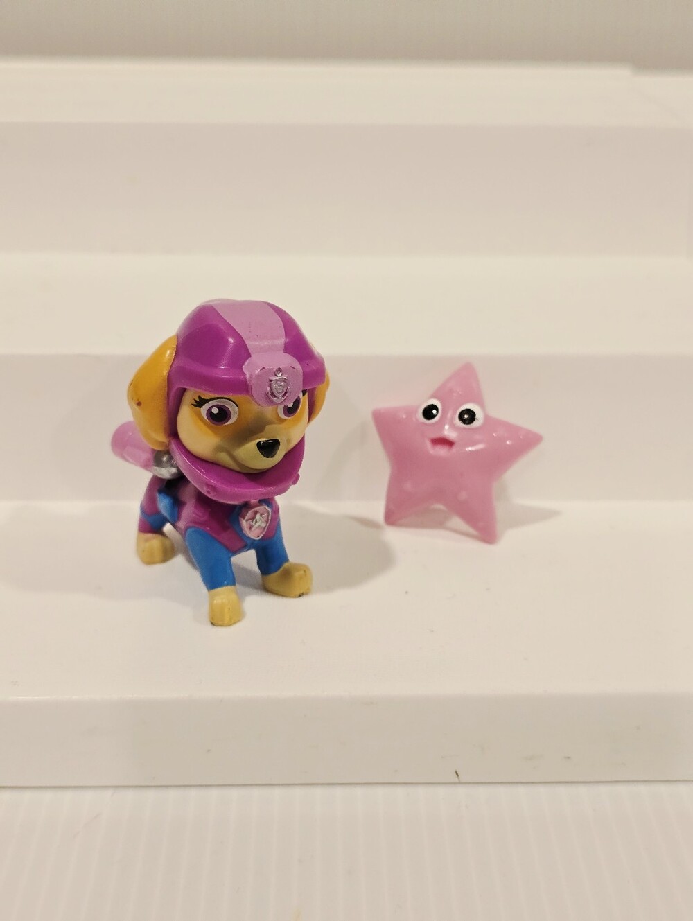 Paw Patrol Sea Patroller Skye and Sea Pet Figure Set